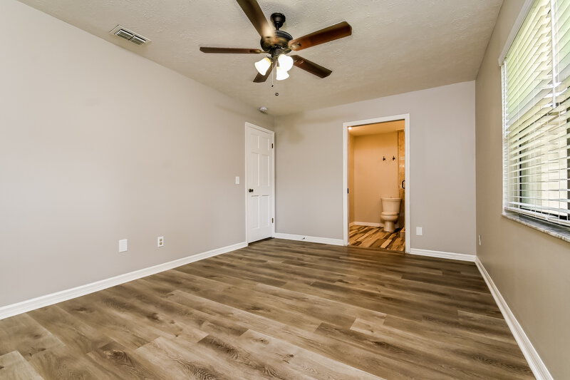 2,065/Mo, 846 Timber Pond Dr Brandon, FL 33510 Main Bedroom View 2