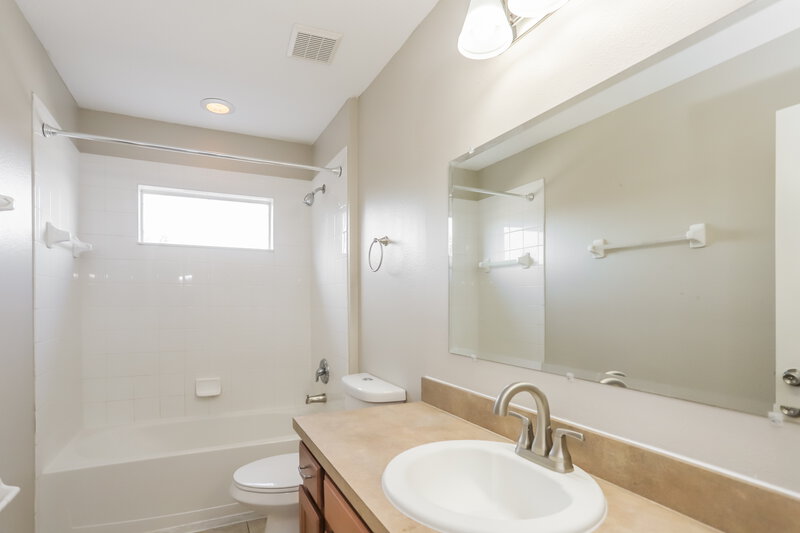 2,320/Mo, 11717 Sunder Berry St Hudson, FL 34667 Bathroom View