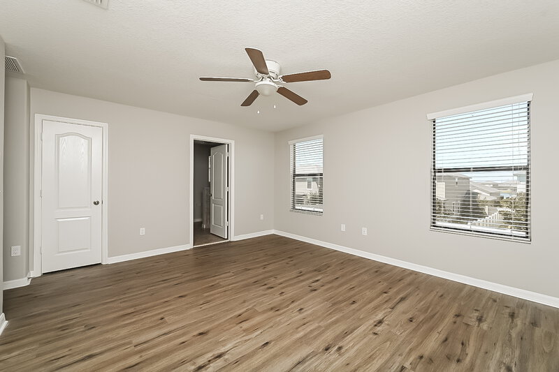 1,950/Mo, 10041 Newminster Loop Ruskin, FL 33573 Main Bedroom View 2