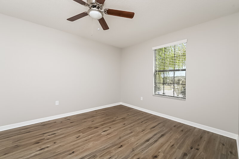 1,950/Mo, 10041 Newminster Loop Ruskin, FL 33573 Bedroom View 3