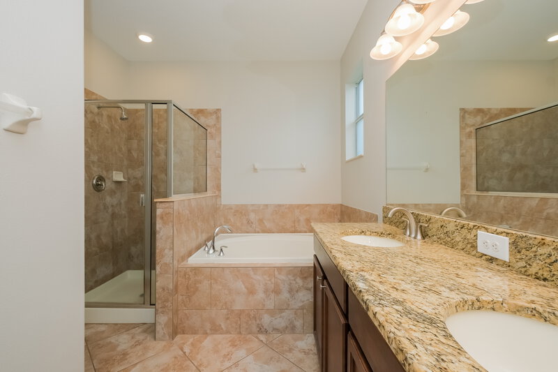 1,985/Mo, 2374 Dovesong Trace Dr Ruskin, FL 33570 Main Bathroom View