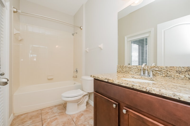 1,985/Mo, 2374 Dovesong Trace Dr Ruskin, FL 33570 Bathroom View