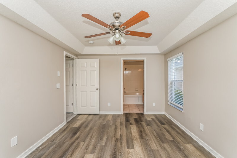 2,025/Mo, 7403 Oxford Garden Cir Apollo Beach, FL 33572 Main Bedroom View 2