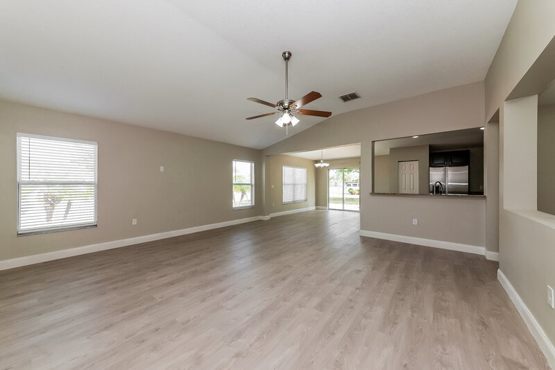 1,915/Mo, 5007 Jeweled Cone Pl Apollo Beach, FL 33572 Living Room View