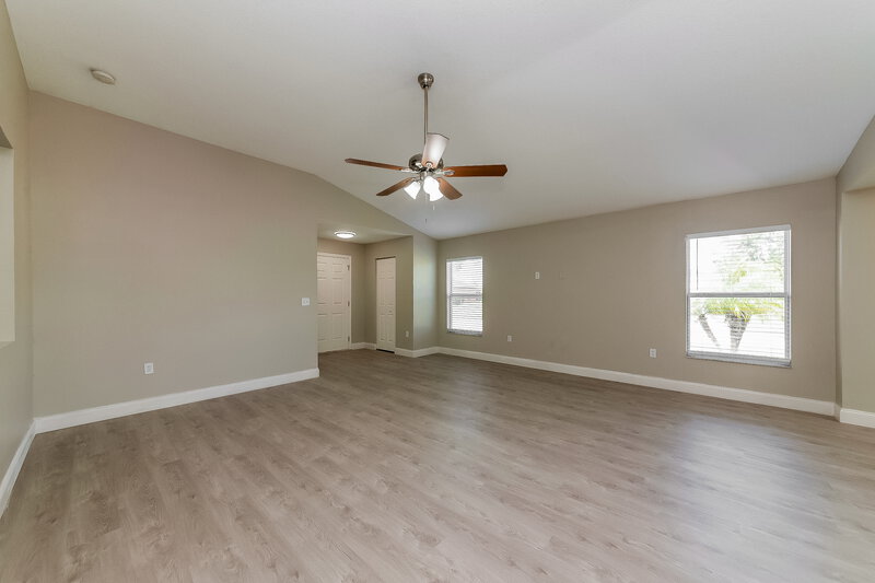 1,915/Mo, 5007 Jeweled Cone Pl Apollo Beach, FL 33572 Living Room View 3