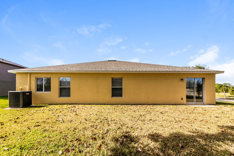 1,915/Mo, 5007 Jeweled Cone Pl Apollo Beach, FL 33572 Rear View