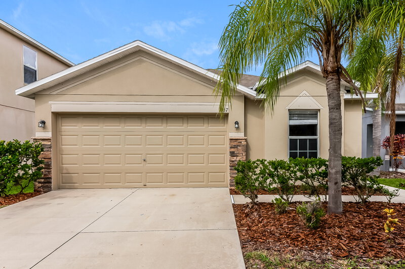 1,900/Mo, 1037 Seminole Sky Dr Ruskin, FL 33570 External View