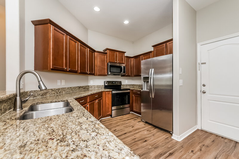1,900/Mo, 1037 Seminole Sky Dr Ruskin, FL 33570 Kitchen View 3