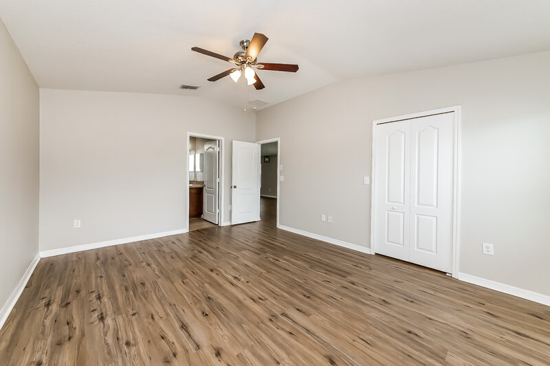 1,900/Mo, 1037 Seminole Sky Dr Ruskin, FL 33570 Main Bedroom View 2