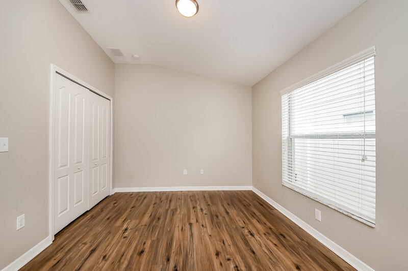 1,900/Mo, 1037 Seminole Sky Dr Ruskin, FL 33570 Bedroom View 3