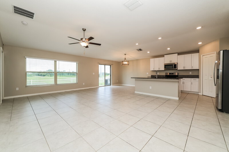 2,380/Mo, 1411 Golden Glow Dr Ruskin, FL 33570 Living Room View 2