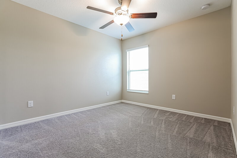 2,300/Mo, 1411 Golden Glow Dr Ruskin, FL 33570 Main Bedroom View 3