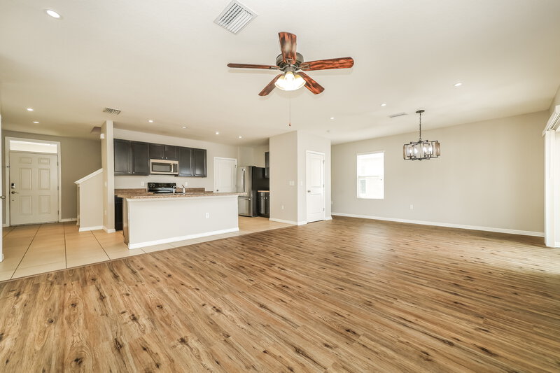 2,290/Mo, 10136 Geese Trail Cir Sun City Center, FL 33573 Living Room View 2
