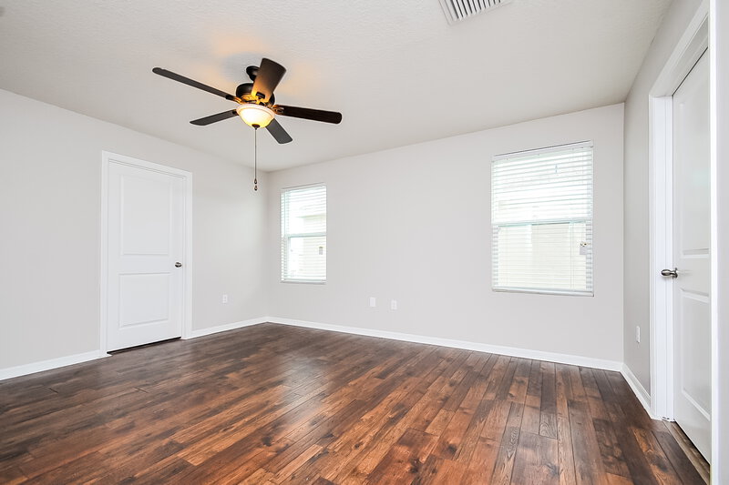 2,510/Mo, 10136 Geese Trail Cir Sun City Center, FL 33573 Main Bedroom View