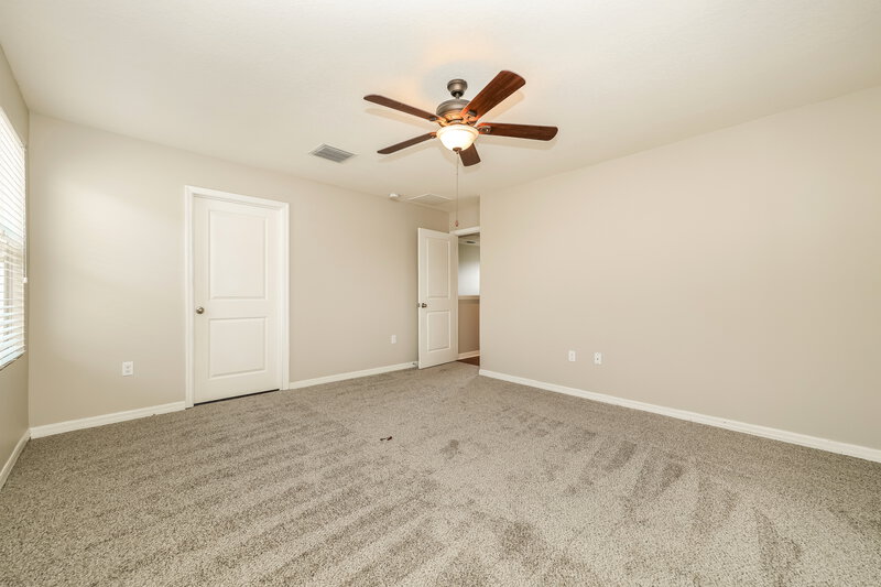 2,290/Mo, 10136 Geese Trail Cir Sun City Center, FL 33573 Main Bedroom View