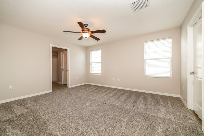 2,290/Mo, 10136 Geese Trail Cir Sun City Center, FL 33573 Main Bedroom View 2