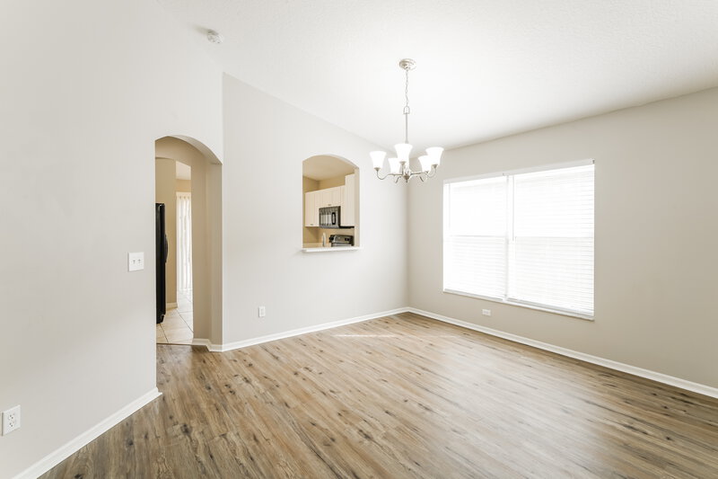2,185/Mo, 405 Pine Pointe Ct Seffner, FL 33584 Dining Room View