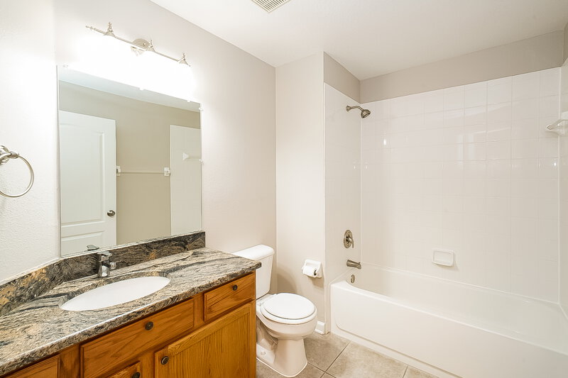 2,490/Mo, 12520 Herons Path Pl Riverview, FL 33578 Bathroom View