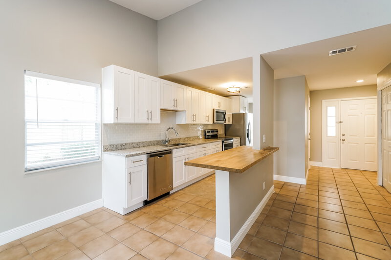 3,740/Mo, 1620 Cobbler Dr Lutz, FL 33559 Kitchen View