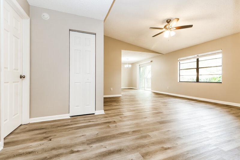 2,095/Mo, 3819 Briarbrook Pl Land O Lakes, FL 34639 Living Room View 2