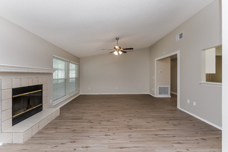 2,100/Mo, 1443 Piney Branch Cir Valrico, FL 33594 Living Room View