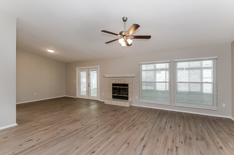 2,100/Mo, 1443 Piney Branch Cir Valrico, FL 33594 Living Room View 2
