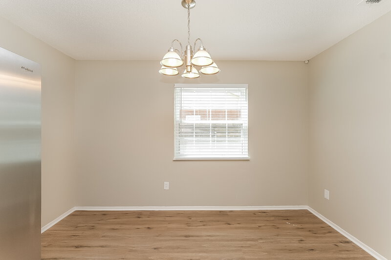 2,100/Mo, 1443 Piney Branch Cir Valrico, FL 33594 Breakfast Nook View