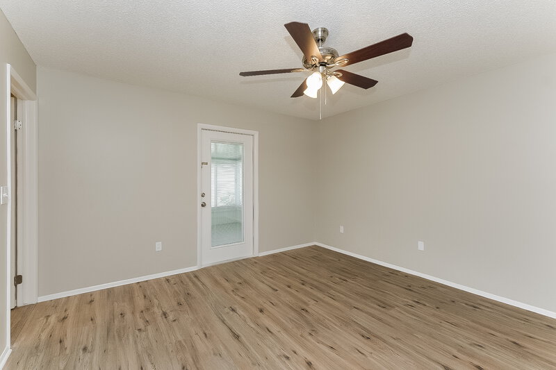 2,100/Mo, 1443 Piney Branch Cir Valrico, FL 33594 Main Bedroom View