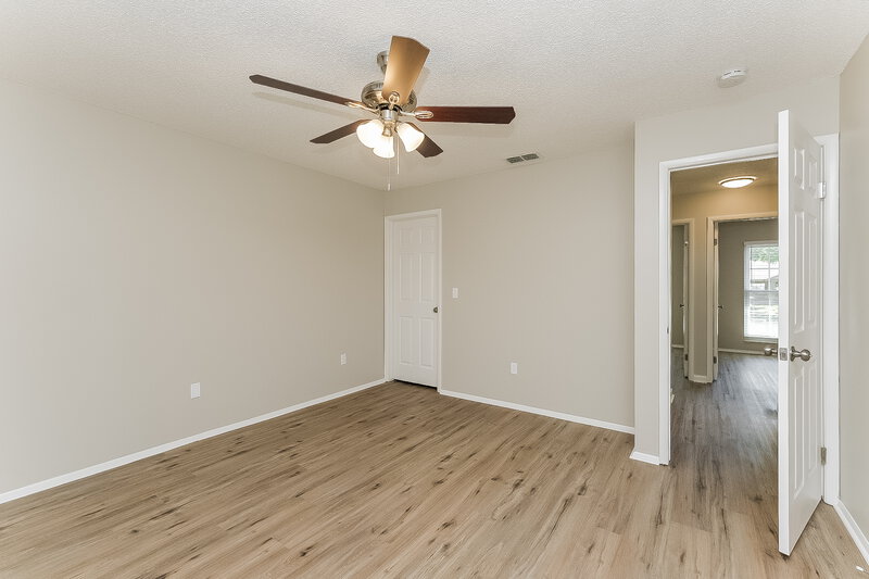2,100/Mo, 1443 Piney Branch Cir Valrico, FL 33594 Main Bedroom View 3