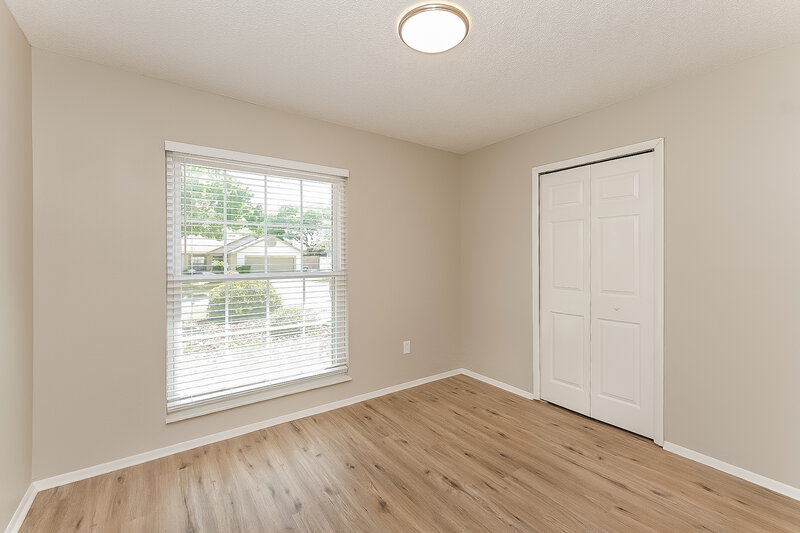 2,100/Mo, 1443 Piney Branch Cir Valrico, FL 33594 Bedroom View 2