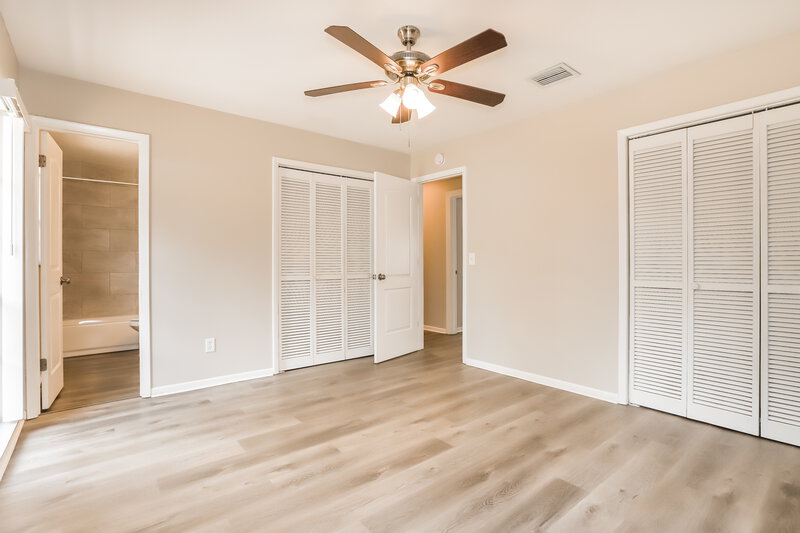 2,210/Mo, 606 Rosemarie Ave Brandon, FL 33511 Main Bedroom View 2