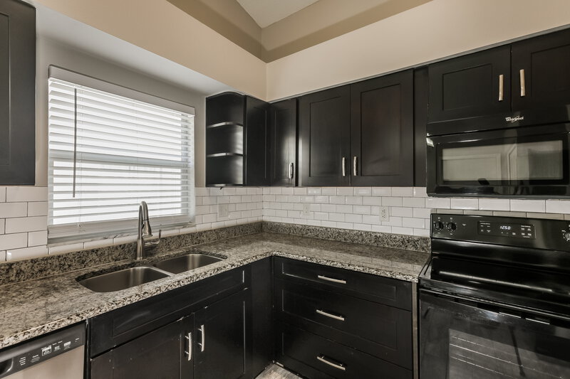 3,160/Mo, 13208 Sharondale Ct Riverview, FL 33579 Kitchen View 2