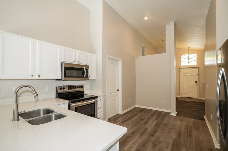 2,095/Mo, 6410 Buckhead Ct Wesley Chapel, FL 33545 Kitchen View 3