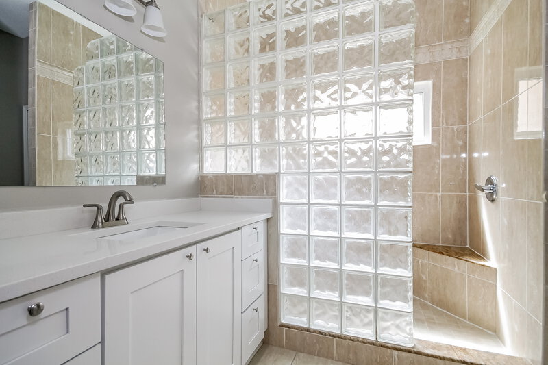 2,685/Mo, 9260 Via Segovia New Port Richey, FL 34655 Main Bathroom View