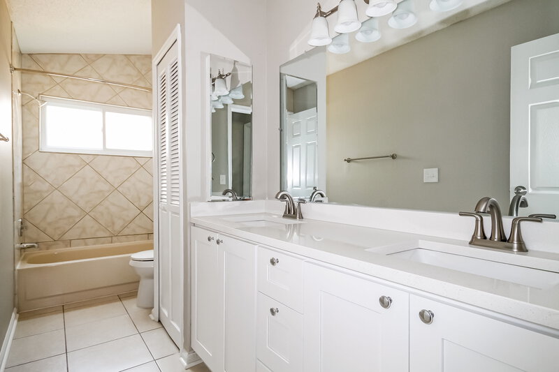 2,685/Mo, 9260 Via Segovia New Port Richey, FL 34655 Bathroom View