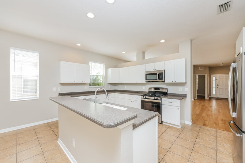 2,305/Mo, 13043 Terrace Springs Dr Temple Terrace, FL 33637 Kitchen View