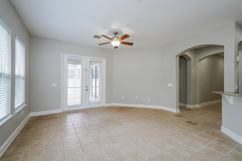 2,325/Mo, 210 Montara Drive Seffner, FL 33584 Living Room View