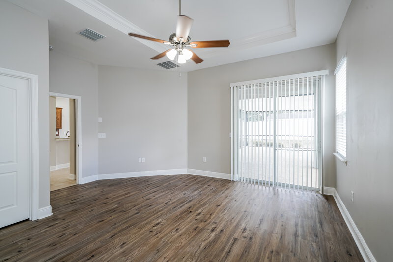 2,325/Mo, 210 Montara Drive Seffner, FL 33584 Main Bedroom View 2