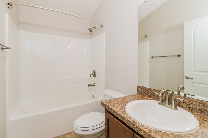 2,230/Mo, 18525 Dajana Ave Land O Lakes, FL 34638 Bathroom View