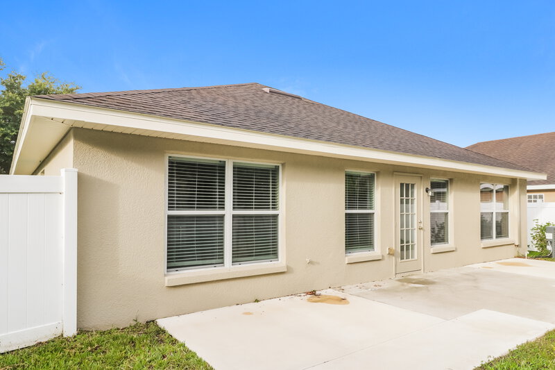 2,230/Mo, 18525 Dajana Ave Land O Lakes, FL 34638 Rear View