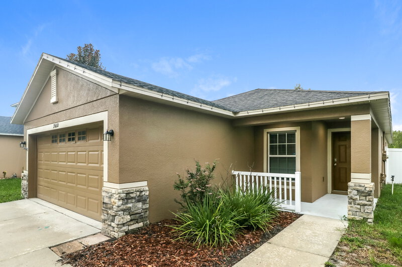 2,015/Mo, 15660 Greyrock Dr Spring Hill, FL 34610 Front View