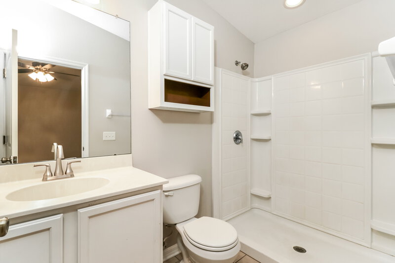 2,015/Mo, 15660 Greyrock Dr Spring Hill, FL 34610 Bathroom View