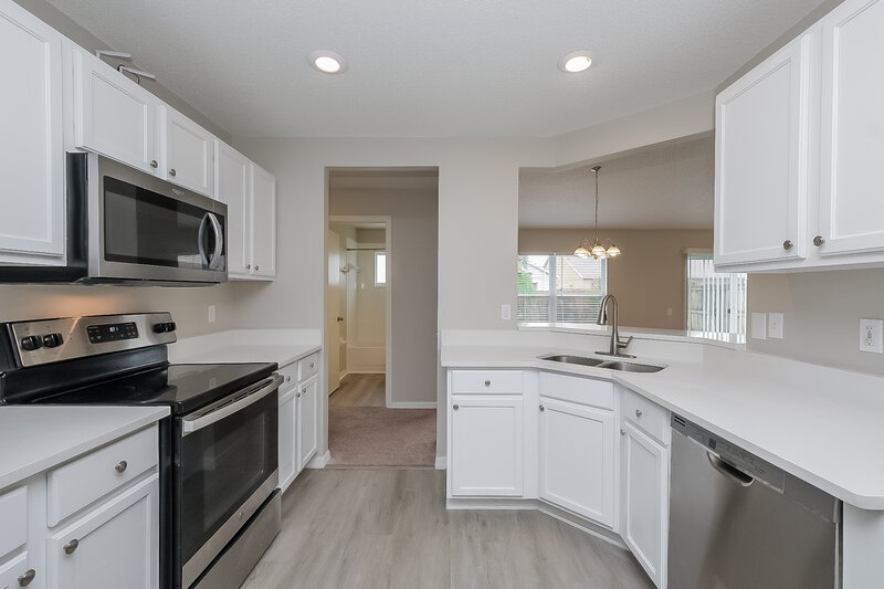 2,060/Mo, 12529 Dawn Vista Dr Riverview, FL 33578 Kitchen View 2