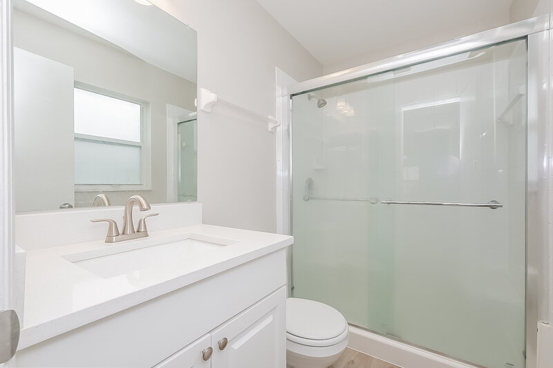 2,060/Mo, 12529 Dawn Vista Dr Riverview, FL 33578 Main Bathroom View