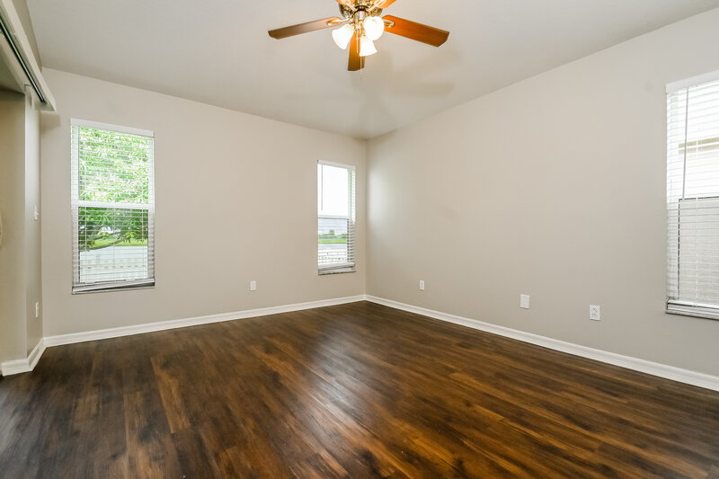 2,400/Mo, 8325 Canterbury Lake Blvd Tampa, FL 33619 Bedroom View