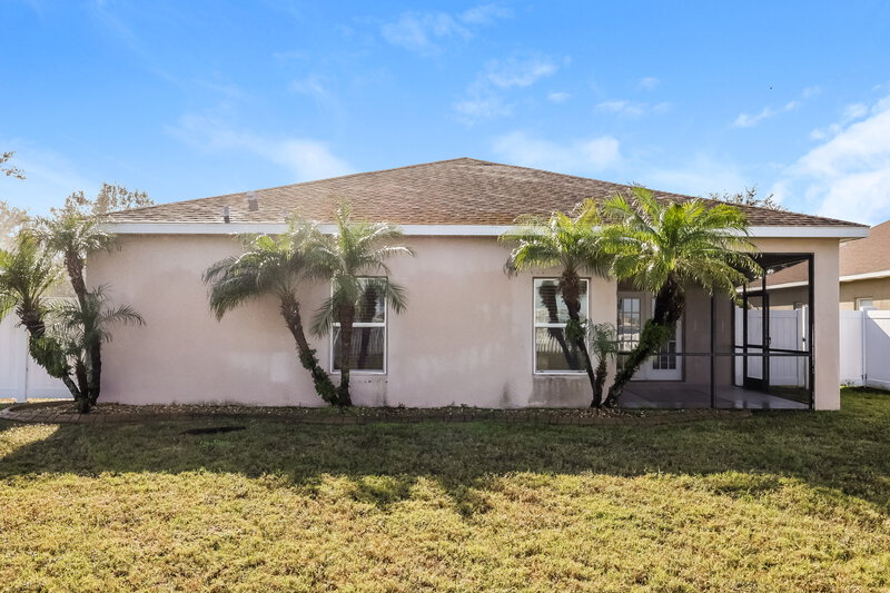 2,085/Mo, 1510 Mira Lago Cir Ruskin, FL 33570 Rear View