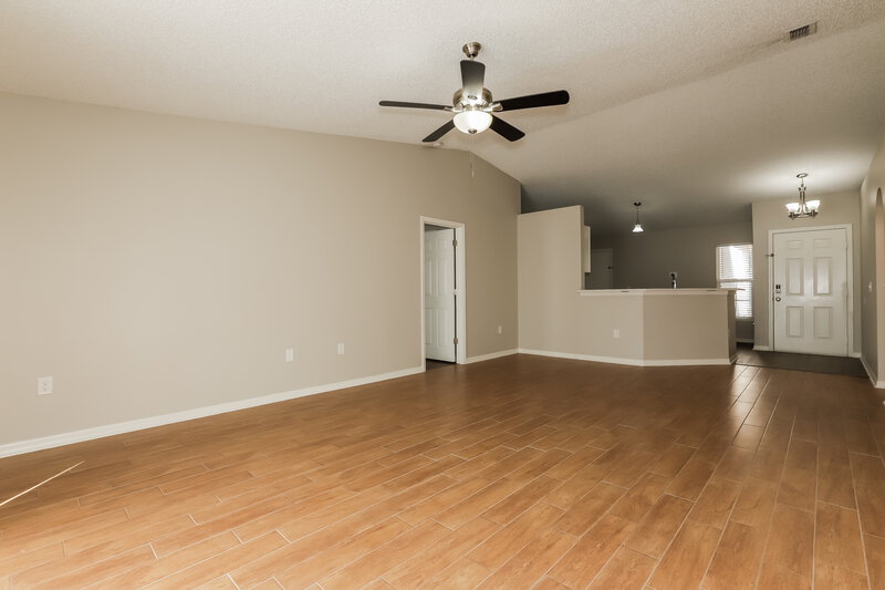 2,180/Mo, 4715 Little Denise Ct Valrico, FL 33594 Living Room View