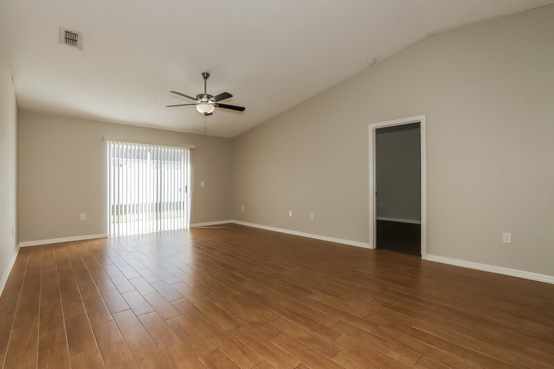 2,180/Mo, 4715 Little Denise Ct Valrico, FL 33594 Living Room View 2