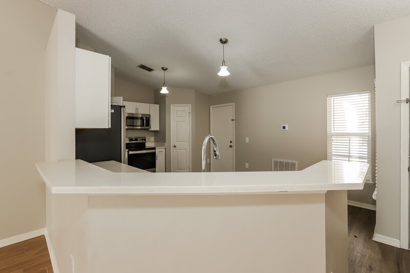 2,180/Mo, 4715 Little Denise Ct Valrico, FL 33594 Kitchen View 2