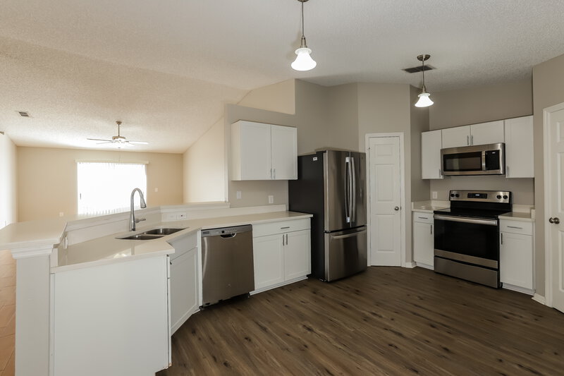 2,180/Mo, 4715 Little Denise Ct Valrico, FL 33594 Kitchen View 3